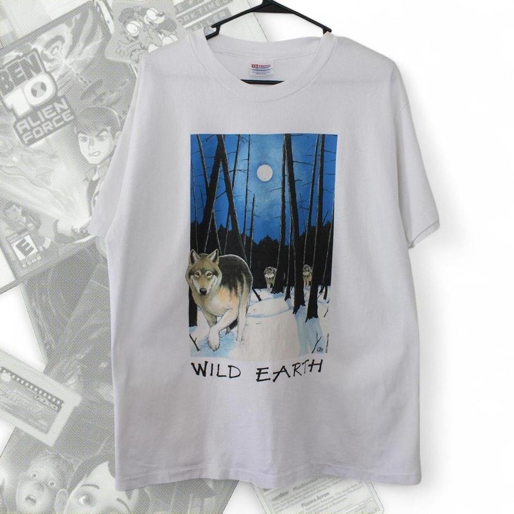 Vintage 90s White Wild Earth Wolves Graphic Tee